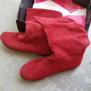 Flat red steve madden boots